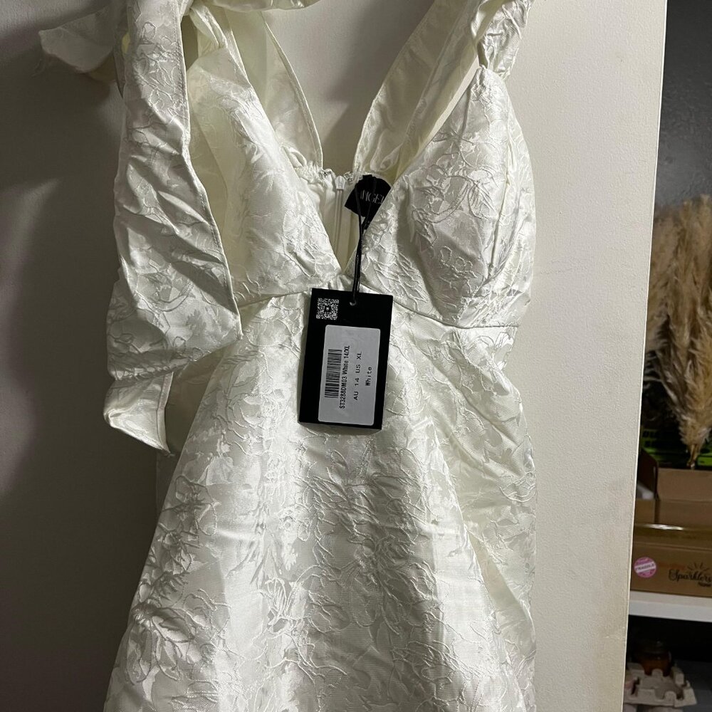White Bridal Reception Dress (BRAND NEW)
